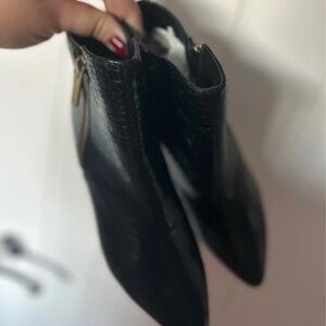 Elegant Black Croc-Embossed Heeled Boots